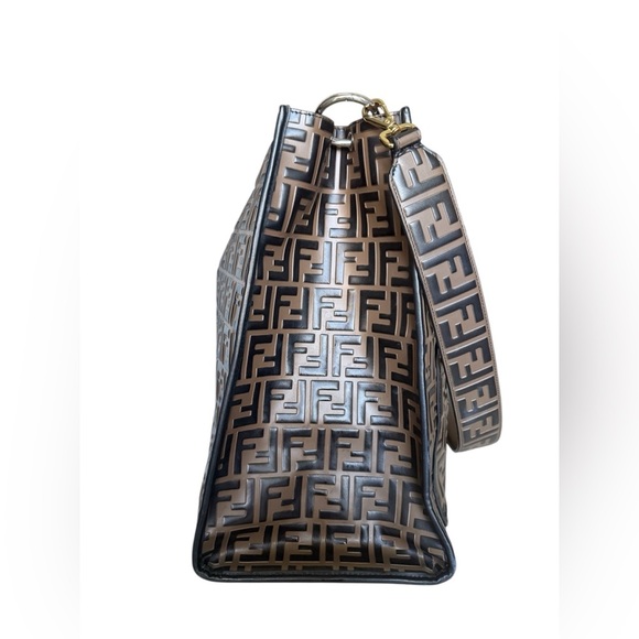 Fendi‎ Black and Brown Tote with Iconic Monogram - Picture 3 of 16